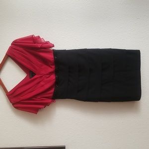 Enfocus Studio Red Black Tiered Sheath Dress Size 8 Flutter Sleeves V-Neck Cockt